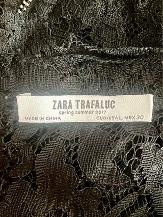Top Zara negro de encaje bordado talla L