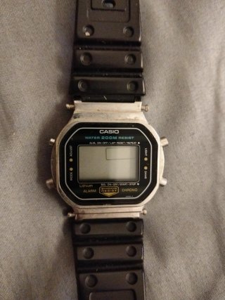 Reloj Casio Digital Plata y Negro