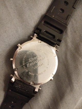 Reloj Casio Digital Plata y Negro
