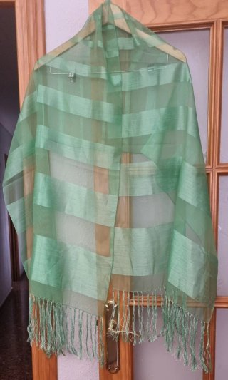 Sciarpa/foulard verde trasparente con frange