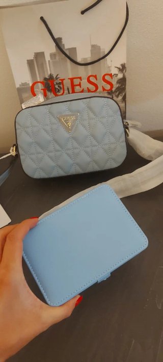Borsa Guess trapuntata azzurra