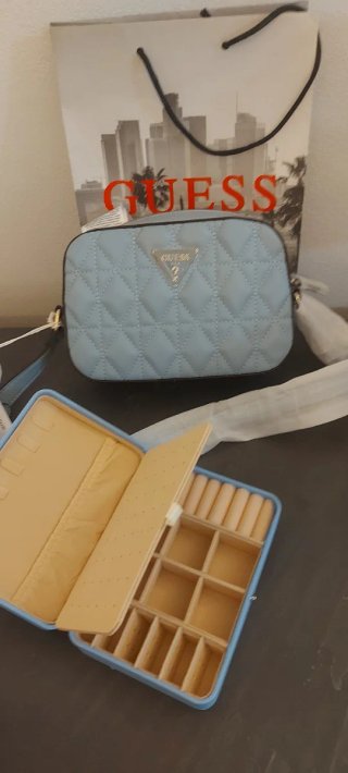 Borsa Guess trapuntata azzurra