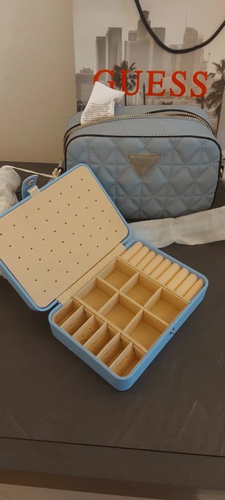 Borsa Guess trapuntata azzurra
