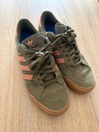 Adidas NORA Verde y Rosa