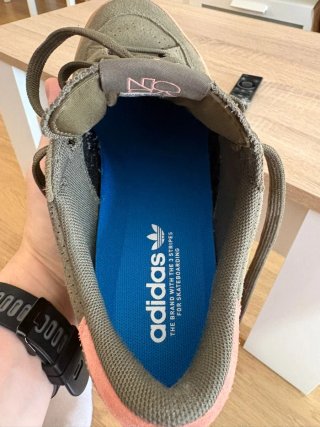 Adidas NORA Verde y Rosa
