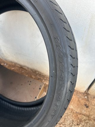 2 Neumáticos Pirelli P Zero 225/35/19 88Y XL