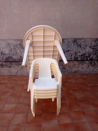 Mesa de plástico ovalada desmontable
