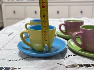 Juego de 6 tazas de café de cerámica.