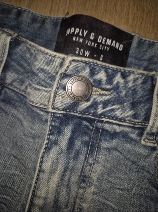 Pantaloncini jeans Supply & Demand strappati