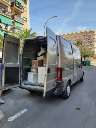 Transporte de Muebles y Mudanzas. Alicante.
