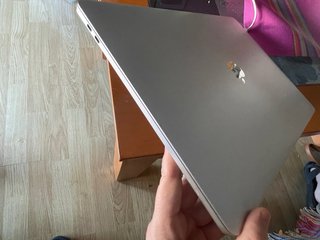 MacBook Pro 15” 2019 i7 · 32GB · 256GB