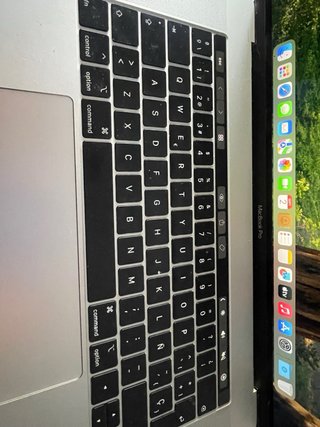 MacBook Pro 15” 2019 i7 · 32GB · 256GB