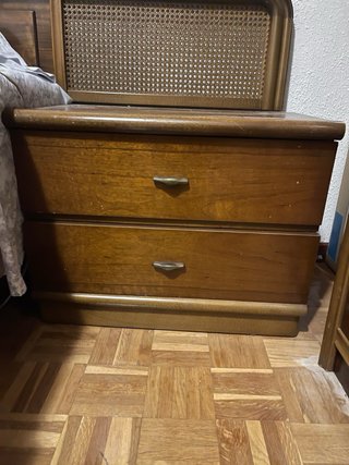 Mesillas y cabecero de madera
