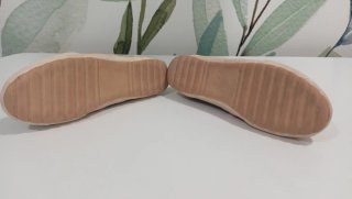 Tenis niño marrones con rayas, estado excelente.