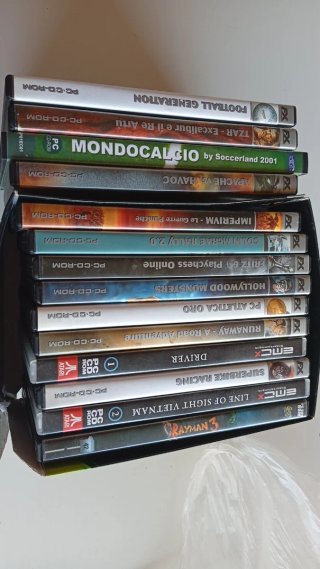 Lotto Videogiochi PC - Apache, Rayman 3, Fritz 6
