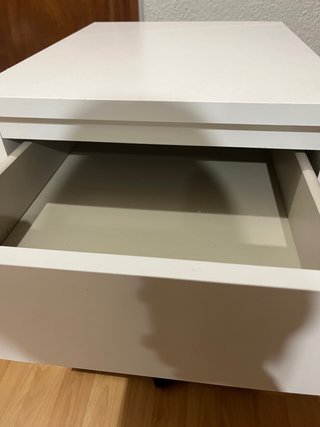 Mueble cajonera blanca con ruedas