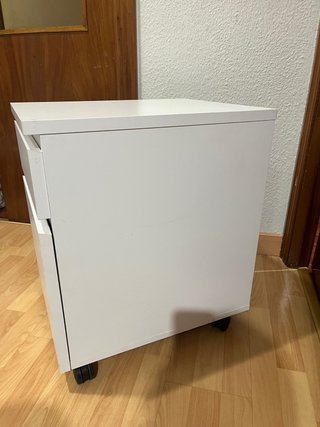 Mueble cajonera blanca con ruedas