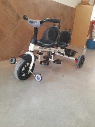 Triciclo doble gemelar para niños