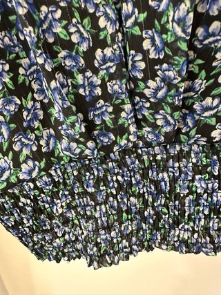 Blusa corta / top floral Zara