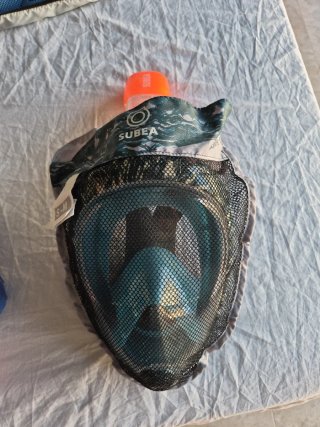 Máscara de buceo integral M-S y aleta de tiburón,