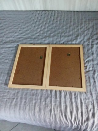 Coppia quadretti con cornice dorata