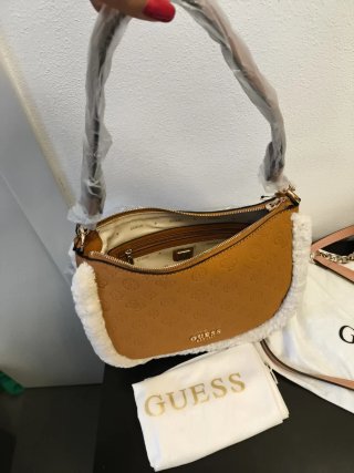 Borsa Guess marrone con dettagli bianchi