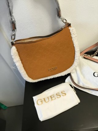 Borsa Guess marrone con dettagli bianchi
