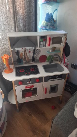 Cocinita de madera infantil