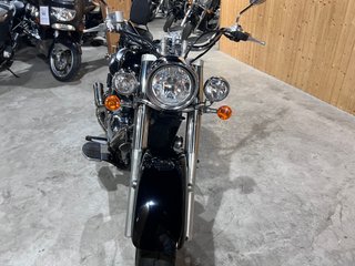 Suzuki Intruder C800