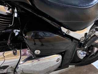 Suzuki Intruder C800