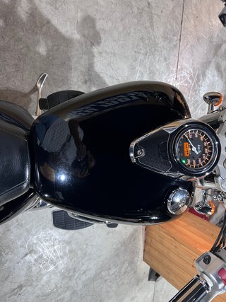 Suzuki Intruder C800