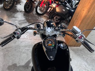 Suzuki Intruder C800