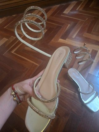 Sandalias doradas con pedrería zapshop