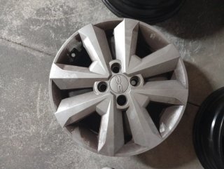Llantas Dacia de chapa con tapacubos
