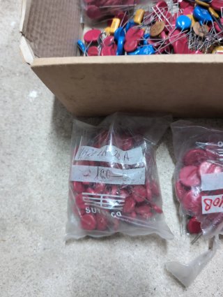 Lote de varistores electrónicos