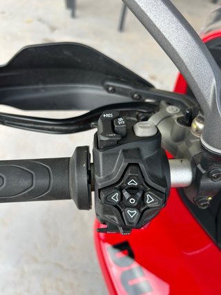 Ducati Multistrada V2S 2025