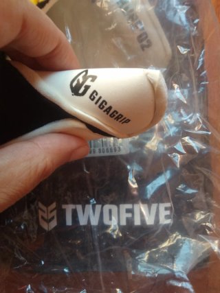 Guantes portero Twofive Talla 8 a estrenar
