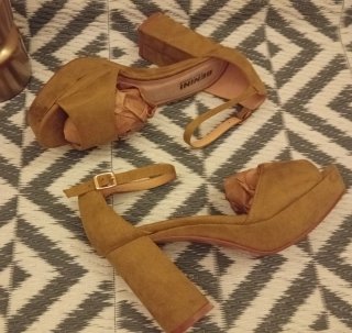 Sandalias BENINI tacón ancho plataforma