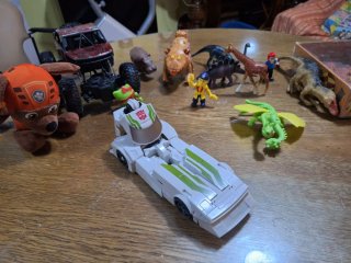11 Figuras y 2 Coches Juguete Niños