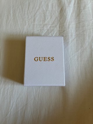 Colgante guess