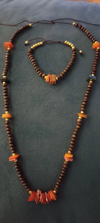 Conjunto collar y pulsera de cuentas