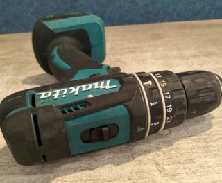 Makita Taladro percutor 18v DHP482 madera