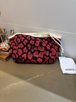Neceser Isabel Marant estampado leopardo