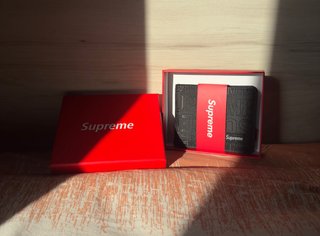 Cartera Supreme Negra