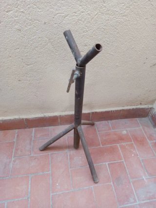 Caballete de hierro regulable