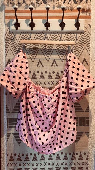 Top lunares rosa palo escote barco