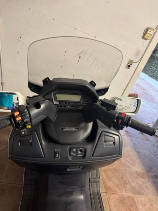 Suzuki Burgman 650 Executive Maxi-Scooter