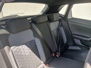 CUOTA 230€ - Volkswagen Polo 2022 R LINE 95CV