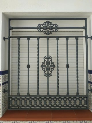 Rejas de ventana Son dos rejas, 100 euros cada una