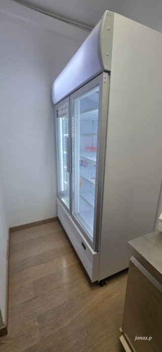Nevera Metro 930L LED 2°C-8°C